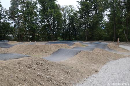 Občina Kamnik vlaga v športno infrastrukturo uredili smo dolgo pričakovani kolesarski poligon – Pumptrack Kamnik (7)